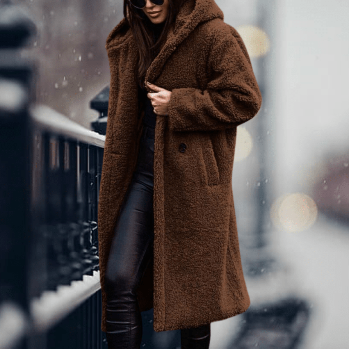 Damen Mantel mit Kapuze – Kunstfell & Eleganter Winterstil