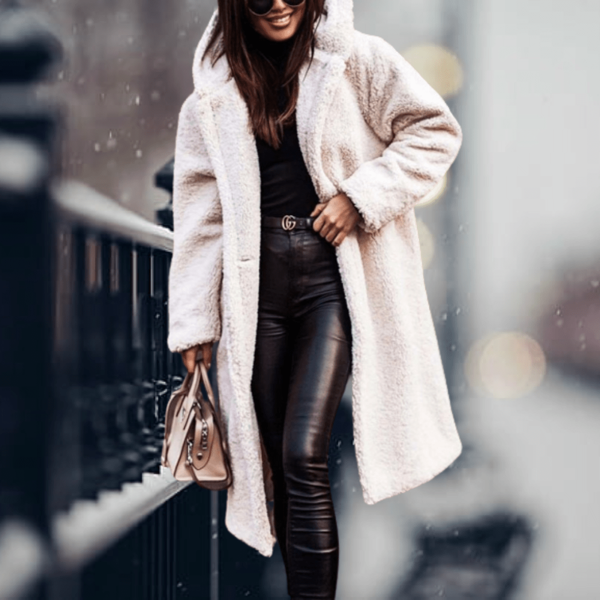 Damen Mantel mit Kapuze – Kunstfell & Eleganter Winterstil