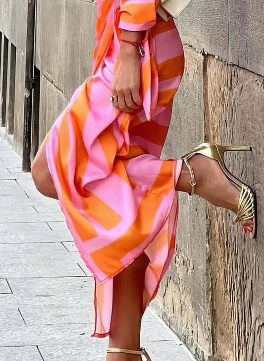 Amira Kleid | Auffälligem Druck für Eleganz und Stil
