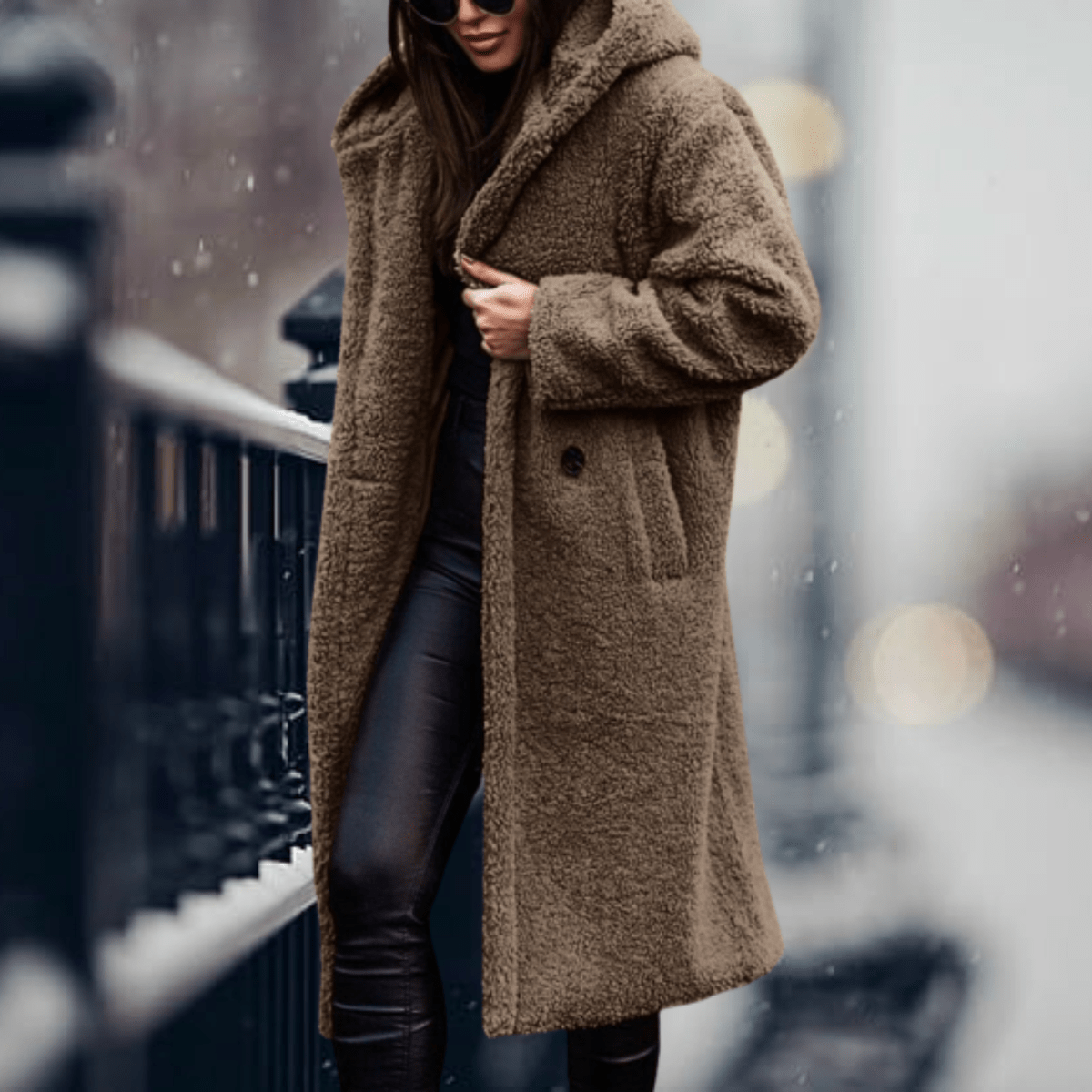 Damen Mantel mit Kapuze – Kunstfell & Eleganter Winterstil