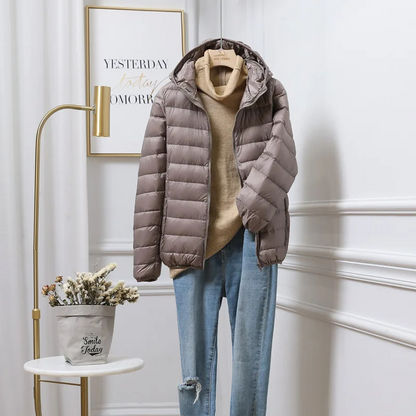 Women's ultralight puffer jacket with hood – foldable quilted jacket for travel