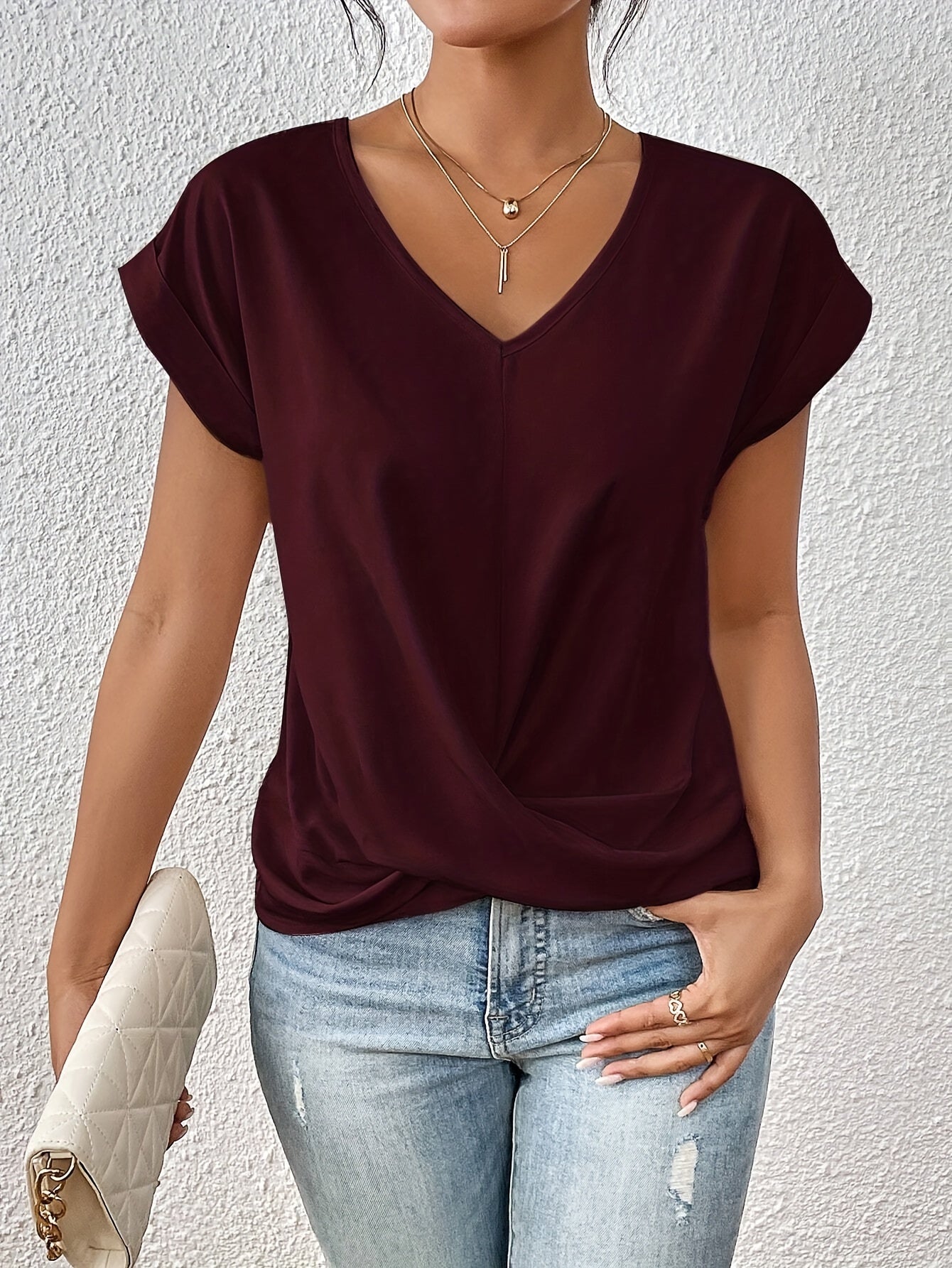 Heidi | Casual Women's T-Shirt with Heart-Shaped Neckline | Comfortable, Stylish & Versatile