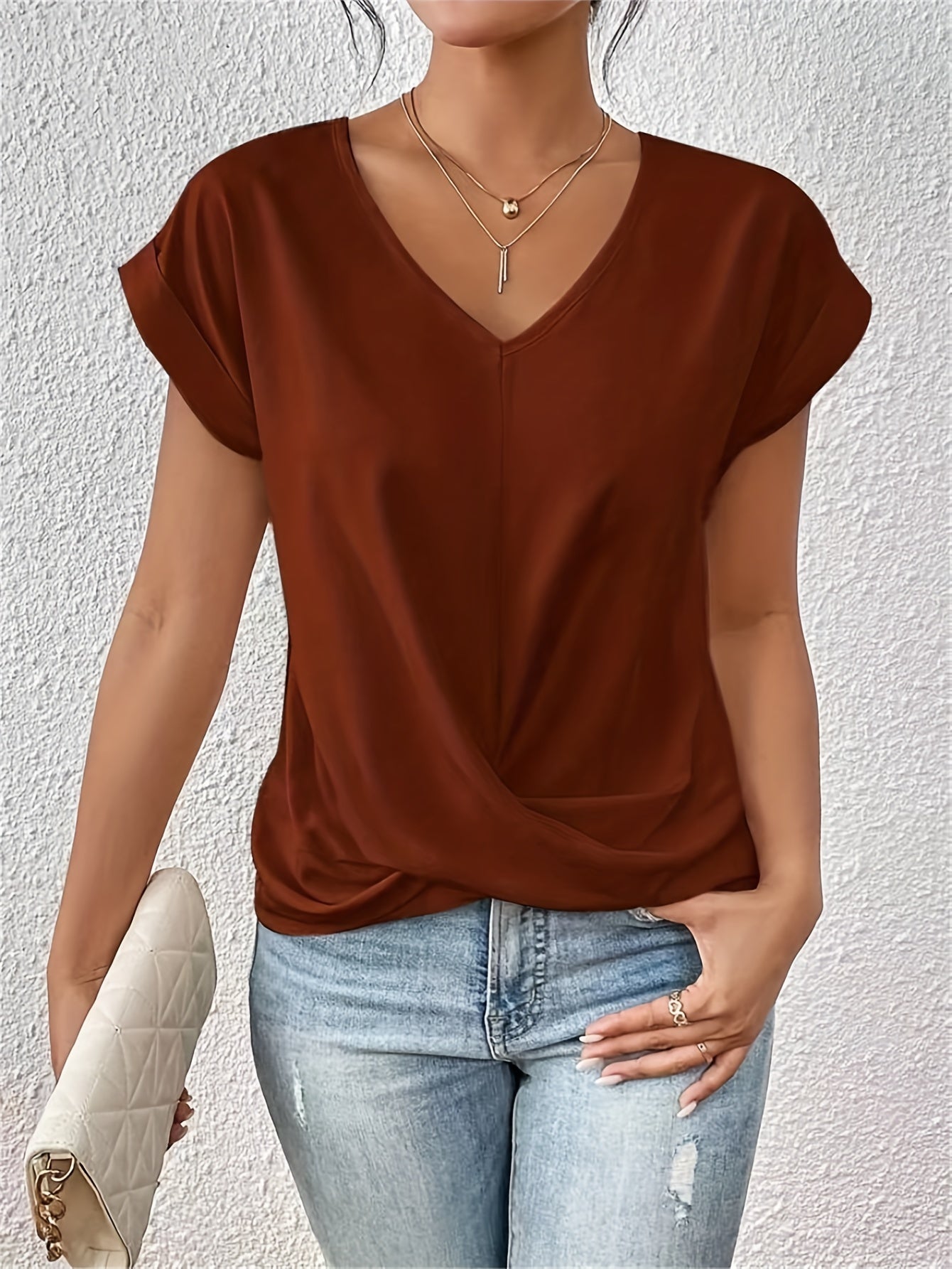 Heidi | Casual Women's T-Shirt with Heart-Shaped Neckline | Comfortable, Stylish & Versatile
