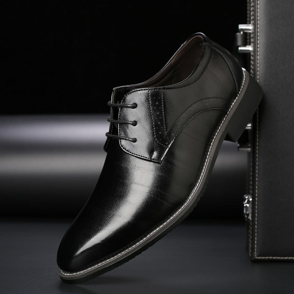 Herren Brogues – Elegante Leder Schnürschuhe für Business & Anlass