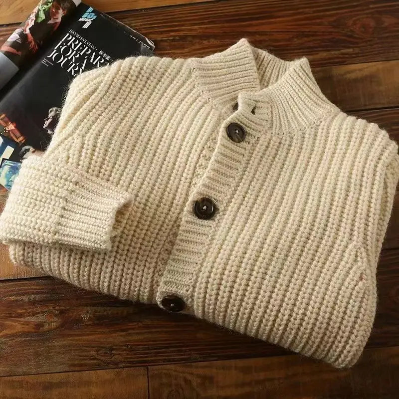 Herren Strickjacke mit Stehkragen – Woll-Cardigan mit Knöpfen
