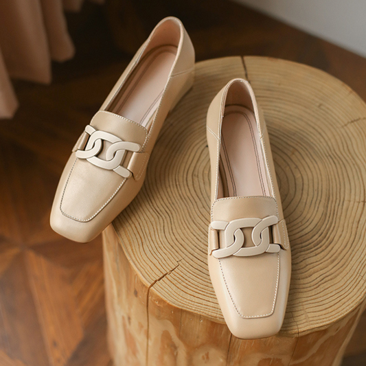 Orthopedic leather slip-on for women | Comfortable and stylish everyday shoe