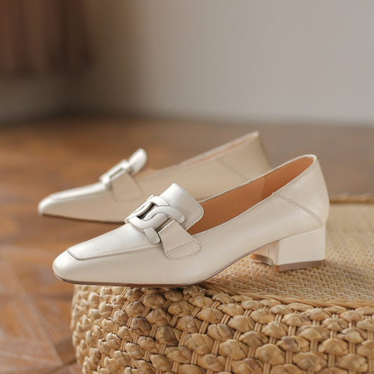 Orthopedic leather slip-on for women | Comfortable and stylish everyday shoe